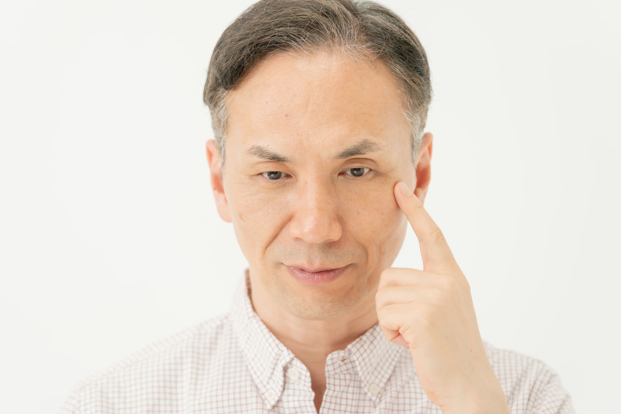 まぶたが下がると感じたら　早期発見のために知っておきたい眼瞼下垂のサイン